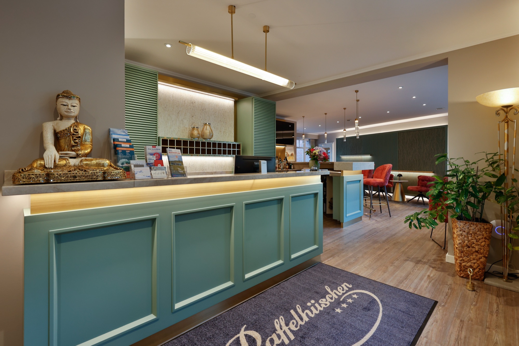 Rezeption mit Blick in die Lobby